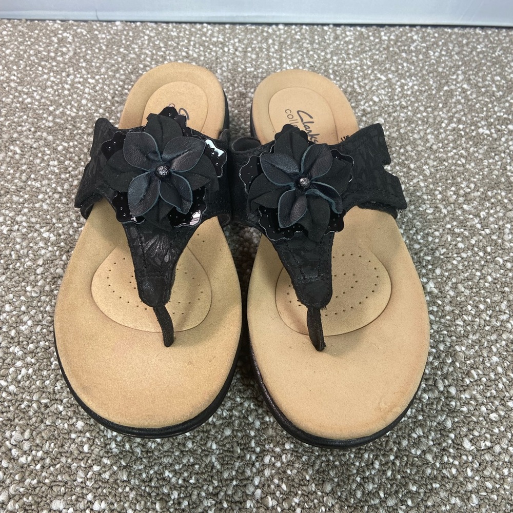 Clarks Black Floral Leather Thong  Laurieann Gema  Women’s Sandals Size 7 1/2.